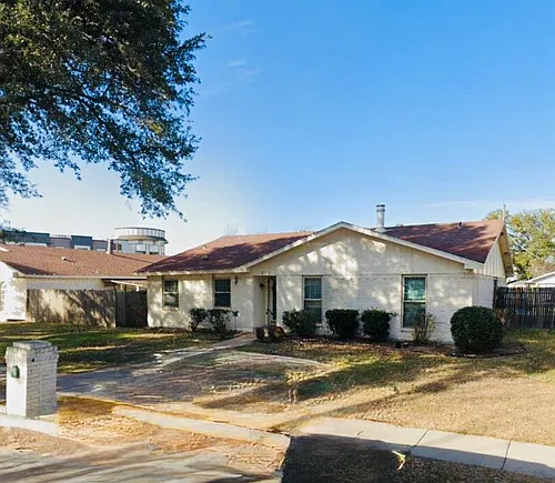 850 Pinehill Ln Photo 1