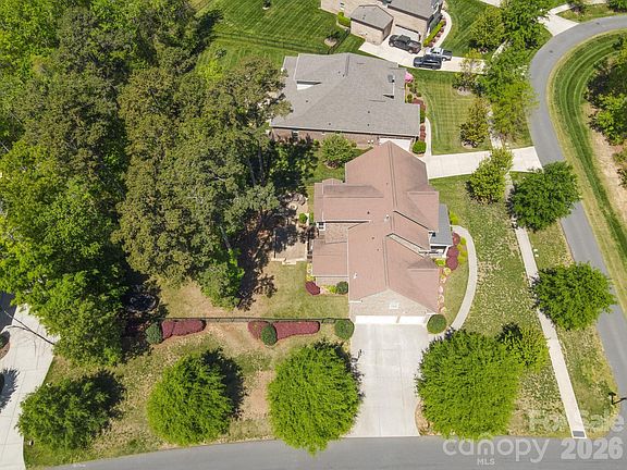 4th image of 13044 Fen Ct