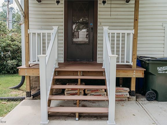 5th image of 114 Hillcrest St