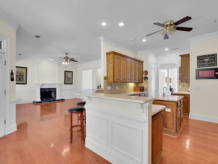 8225 Seven Oaks Dr S — Photo 18