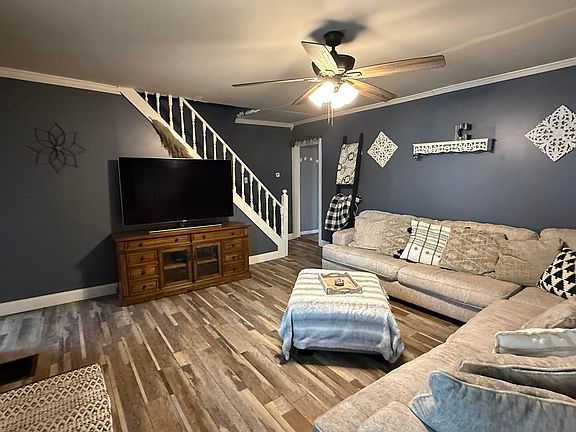 3rd image of 541 Davids St