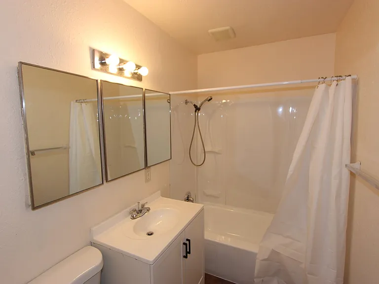 5308 Arctic Blvd #2 — Photo 8