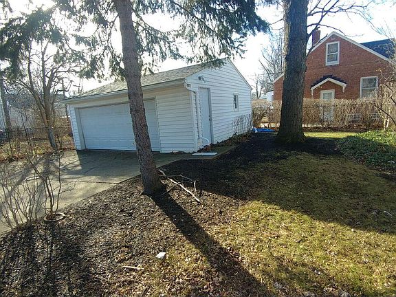4th image of 590 E 260th St