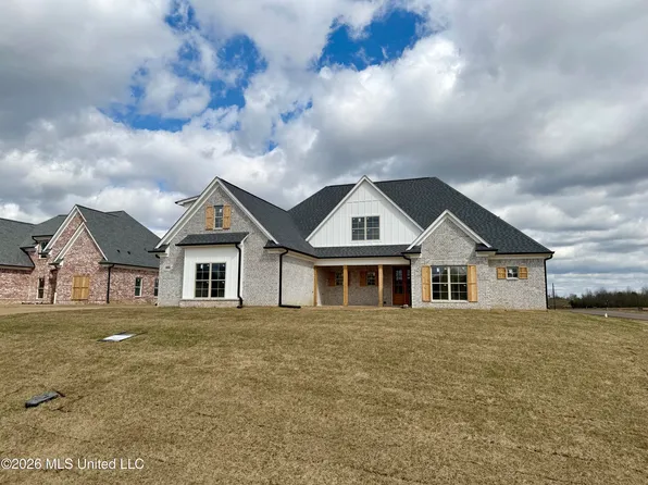 1694 Bakersfield Way, Nesbit, MS 38651