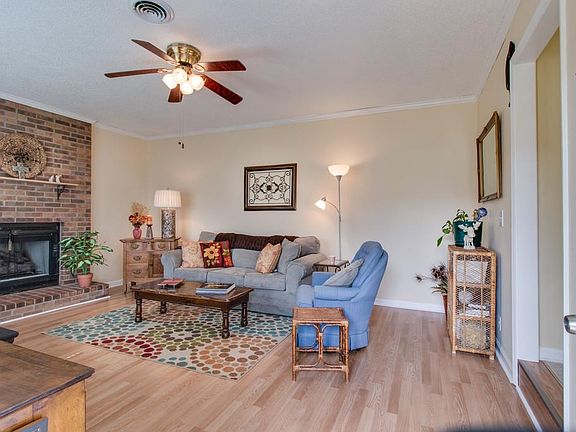 5th image of 313 Clofton Dr