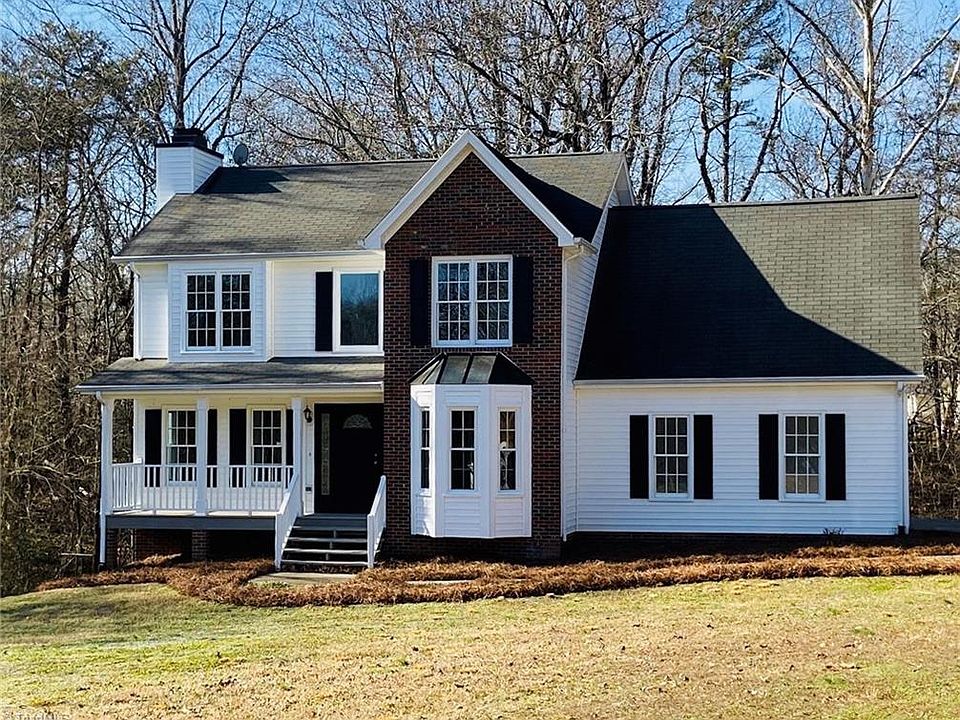 1st image of 120 Quarterhorse Ln