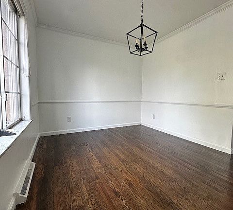 5th image of 5157 N Arlington Ave