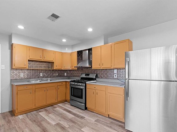 4th image of 1545 Flicker Dr