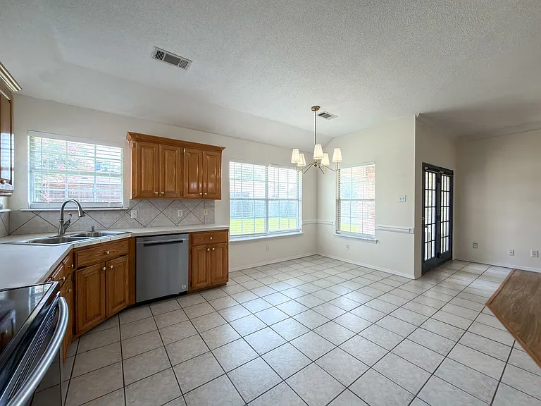 6429 Galven Way — Photo 8