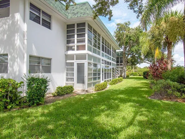 2800 Indian River Blvd 1, Vero Beach, FL 32960