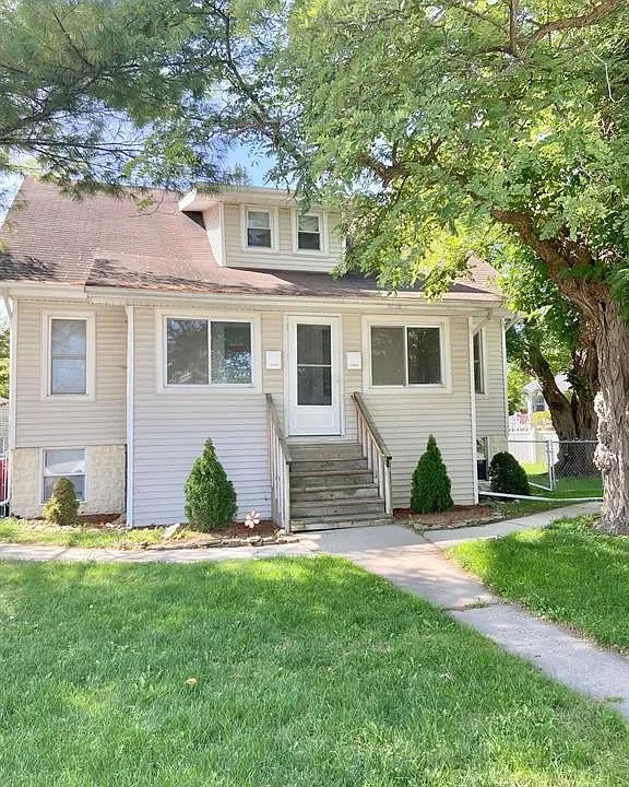 1st image of 28466 Cooke Ave