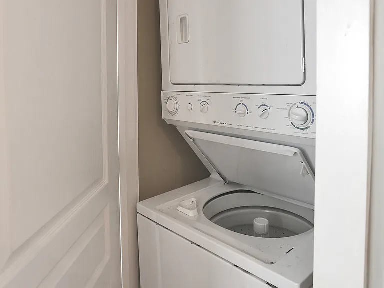 799 Hammond Dr #1-219 — Photo 3