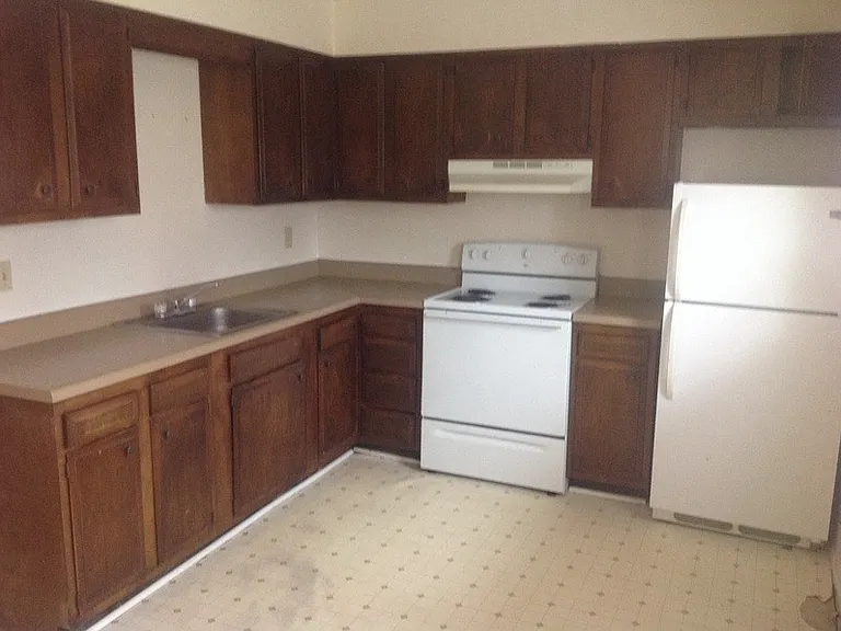 102 King Arthur Ct — Photo 2
