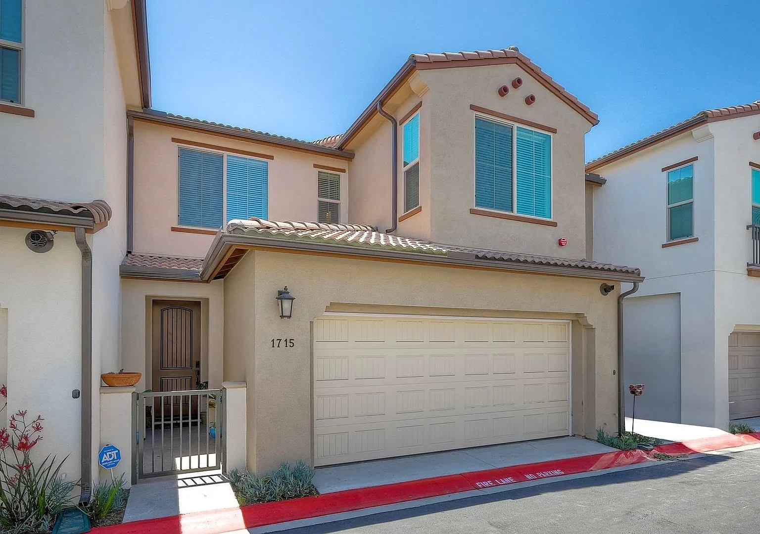 Beautiful Energy-Efficient Home for Rent in Melrose Heights, Oceanside — Photo 2