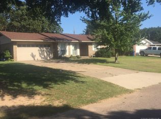 504 Price St, Ada, OK 74820