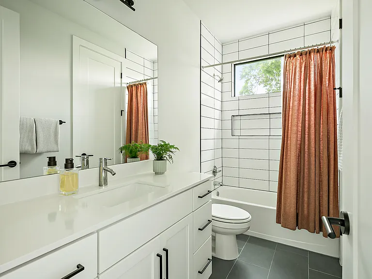 1405 Perez St #2 — Photo 9