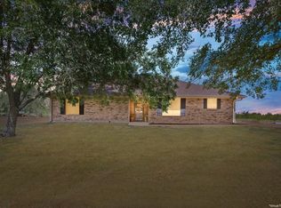 909 McClintic Dr, Groesbeck, TX 76642