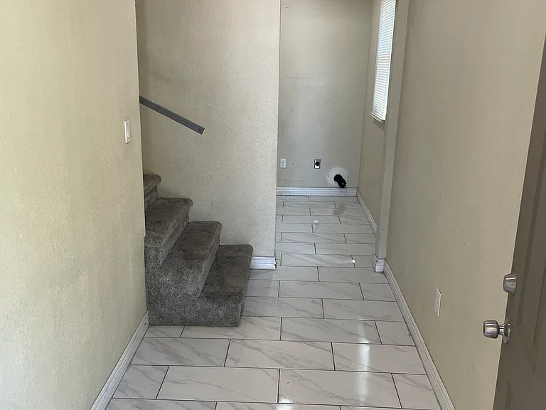 1015 Collins Ave #B — Photo 10