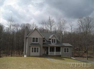 753 Pumpkin Ln, Clinton Corners, NY 12514