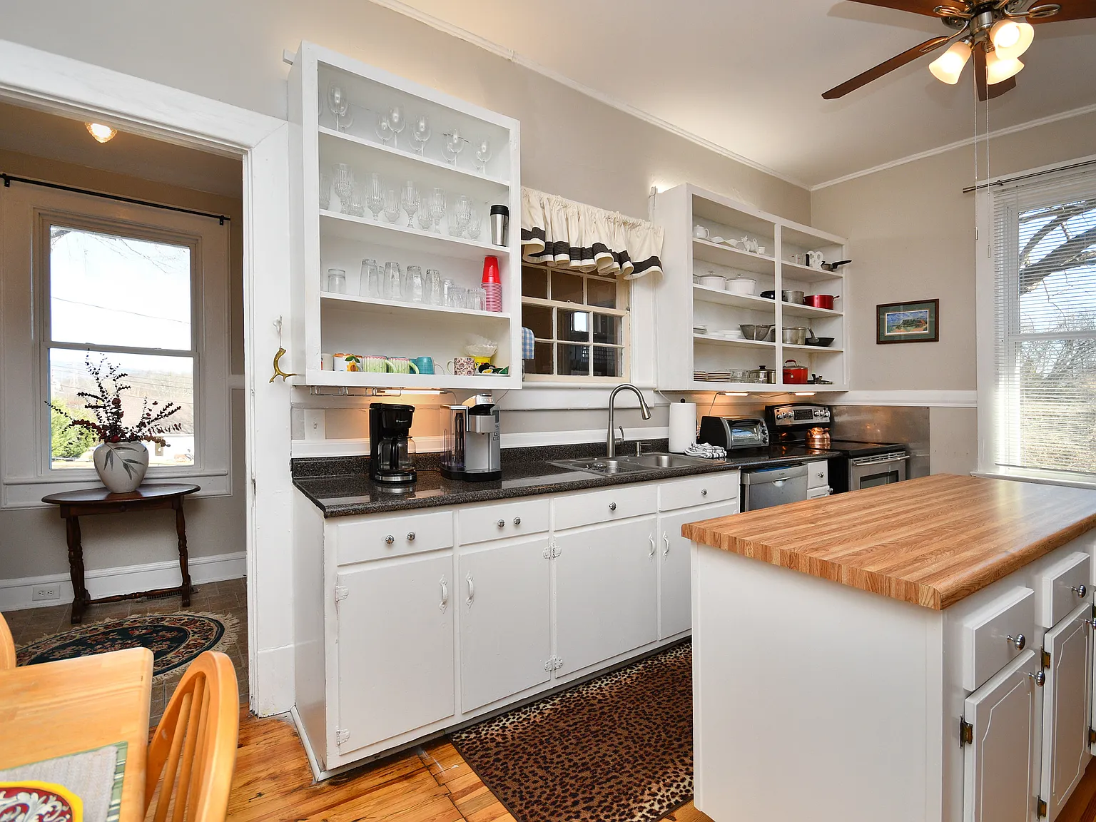 12 Jeff Cir — Photo 2