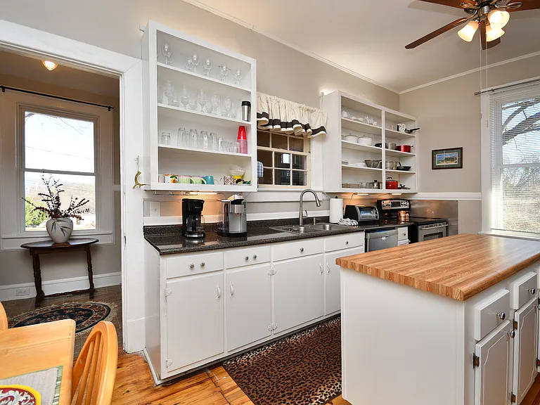 12 Jeff Cir — Photo 2