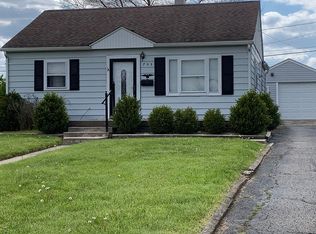 705 Cortland Dr, Springfield, OH 45505