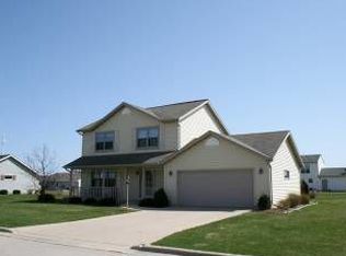 247 Farmview Dr, Belgium, WI 53004