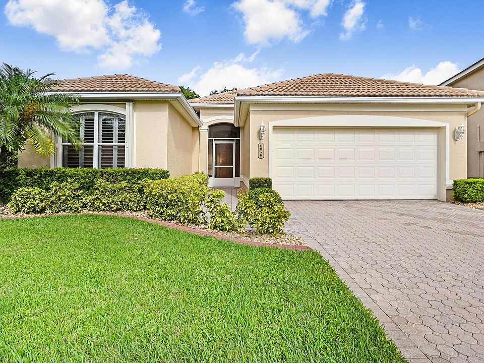 1st image of 8056 Kingswood Way
