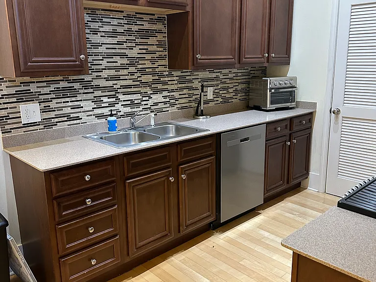 140 E Glenwood Ave #212 — Photo 11
