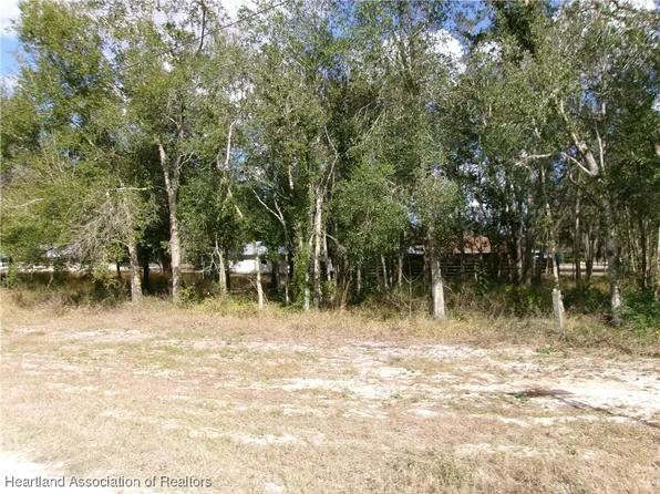 1820 N Valencia Dr, Avon Park, FL 33825