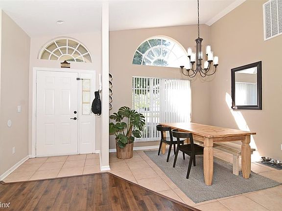 4th image of 899 Lake Jackson Cir