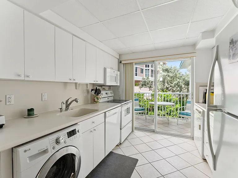 1470 S Ocean Blvd #1002 — Photo 13