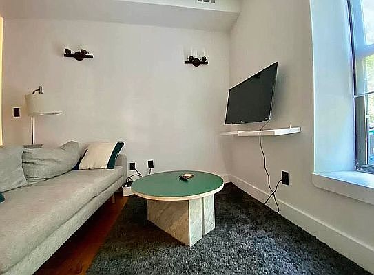 4th image of 1314 Pacific St #2