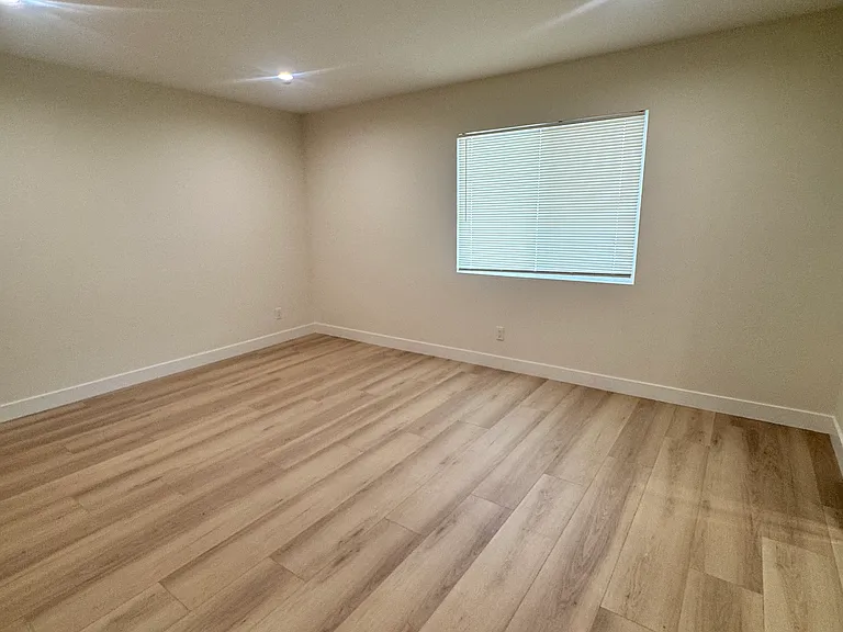 8811 Yates St — Photo 33