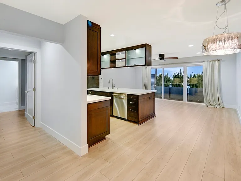 1600 Ardmore Ave #213 — Photo 1