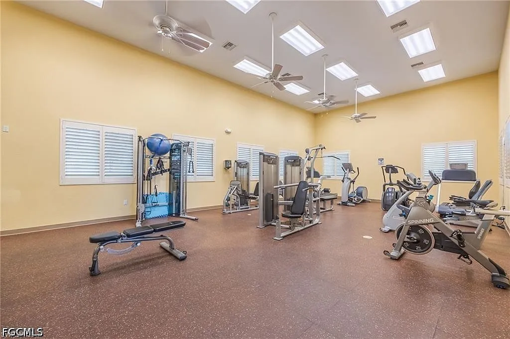 1 bed, 1.0 bath, 767 sqft, $1,350 — Photo 1