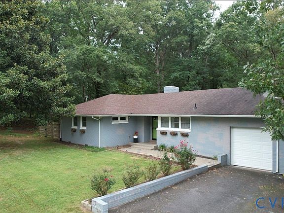 3rd image of 15101 Woods Edge Rd