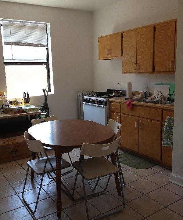 2nd image of 1605 E 55th St #3