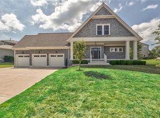 9742 Shady Bend Cir, Lenexa, KS 66227