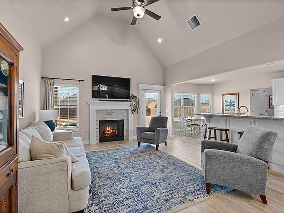 2nd image of 1761 Sunrise Cir