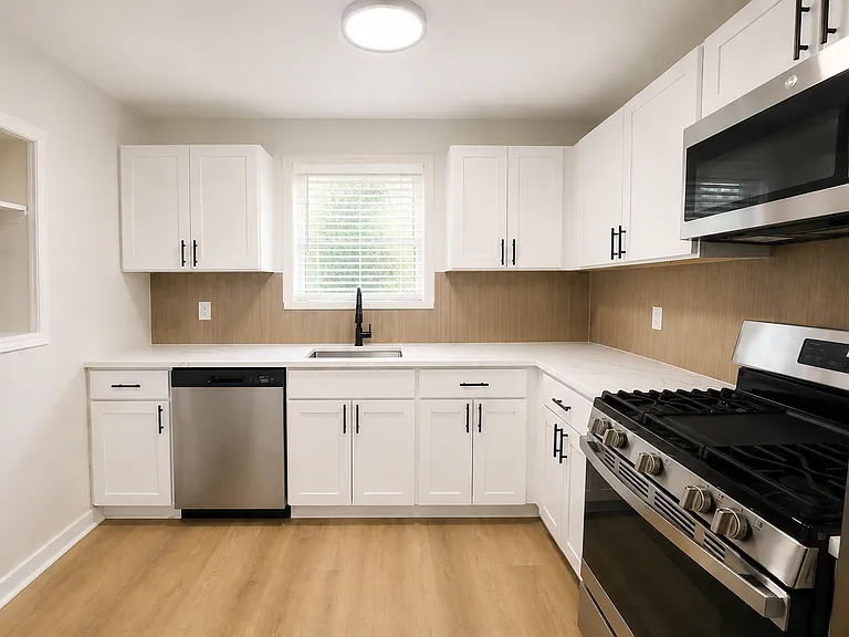 Westwood Court Apts — Photo 2