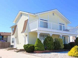 22 Lighthouse Dr #B, Brigantine, NJ 08203