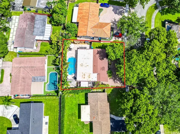 14311 Lake Saranac Ave, Miami Lakes, FL 33014