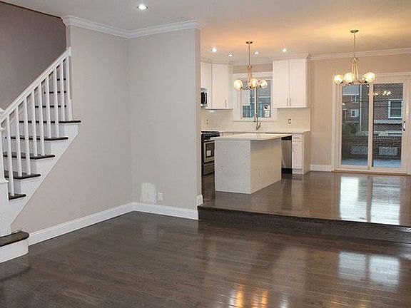 3rd image of 44 W 77th St #1