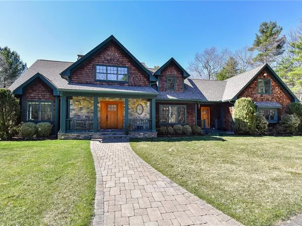 165 Lenihan Ln, East Greenwich, RI 02818