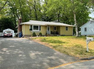 22 Beacon St, Manchester, CT 06042