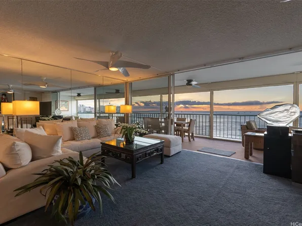 2877 Kalakaua Ave #503/504, Honolulu, HI 96815