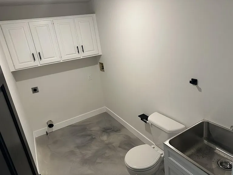 2301 Grant Ln — Photo 29