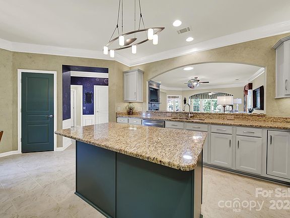 4th image of 2082 Hartwell Ln