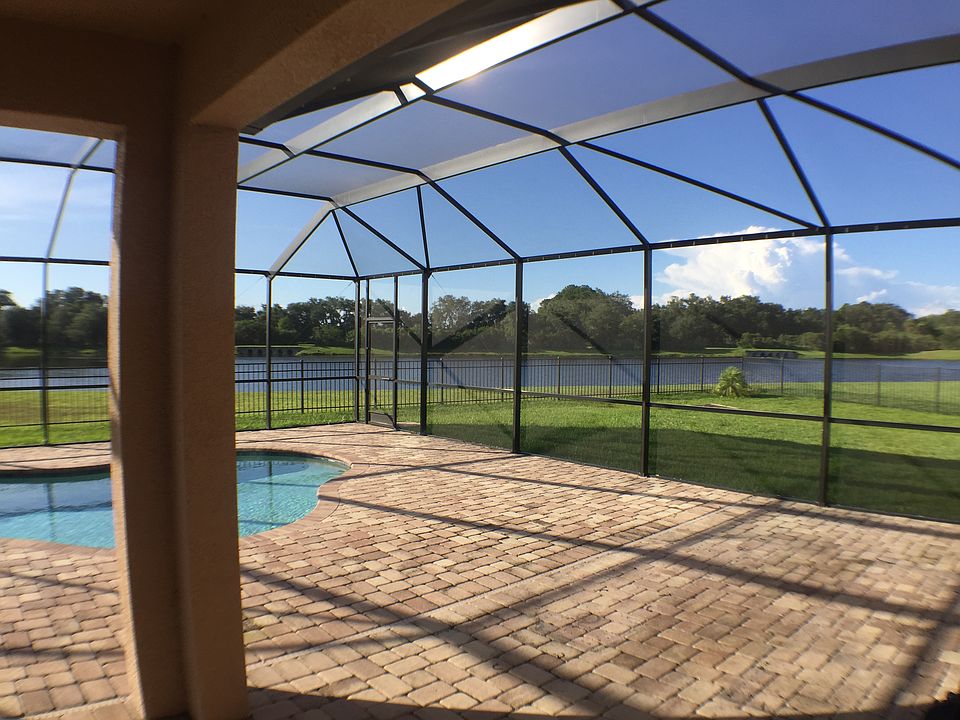 Phenomenal lake views!